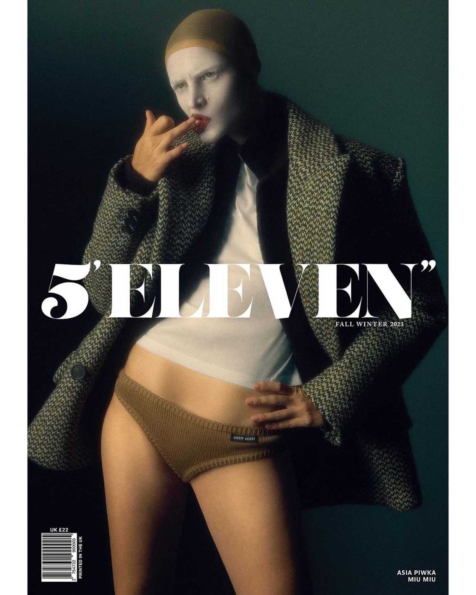 Asia Piwka For 5'Eleven Magazine